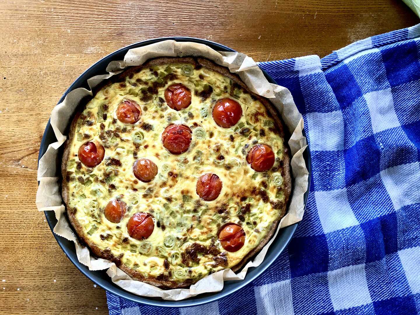 Frühlingsrezepte: Knusprige Tarte mit Tomaten.