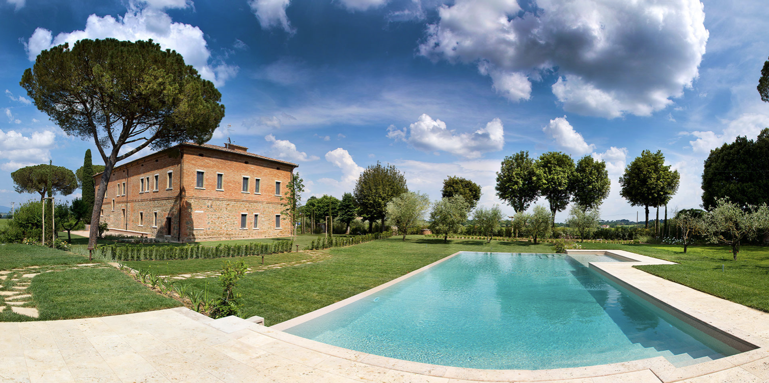 Urlaub Montepulciano buchen! Ein zauberhaftes Boutiquehotel mit Pool inmitten der Weinberge wartet auf Sie.