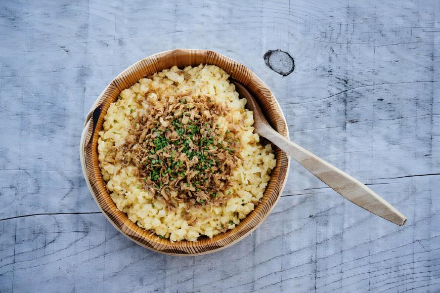 Das beste Käsespätzle Rezept Käsespätzle Rezept - eine Spezialität aus Vorarlberg.