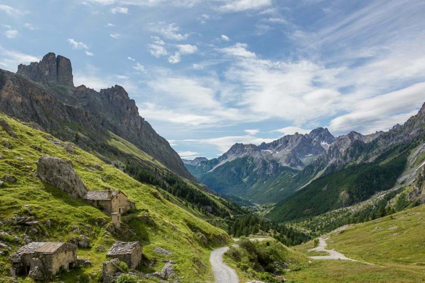 Wanderurlaub Piemont: Locanda Mistral mit gemütlichen Zimmern, schmackhafter Küche & Sauna.