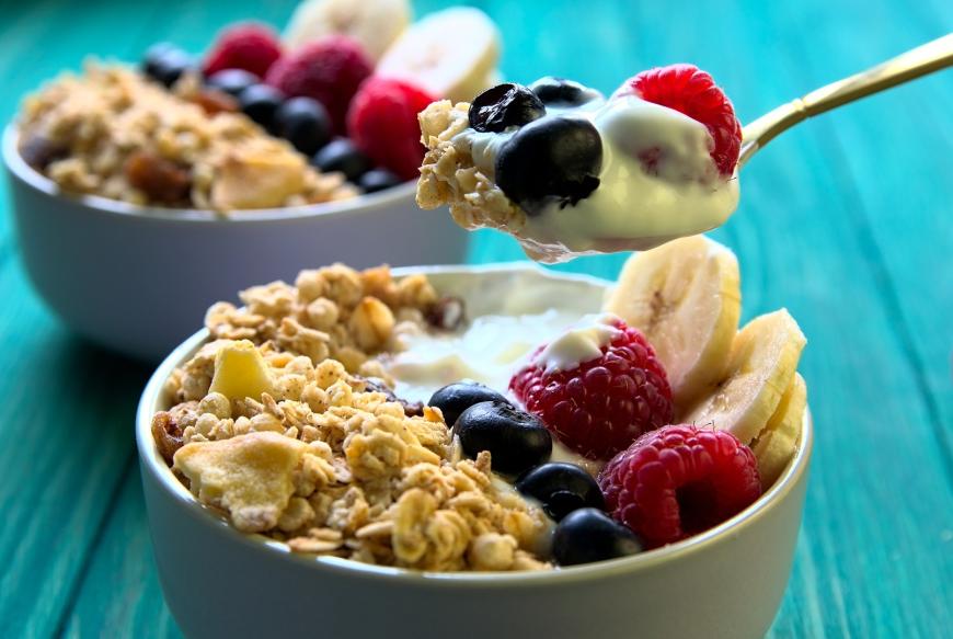 Granola Rezept: Knuspern Müsli selber machen - so einfach geht's!