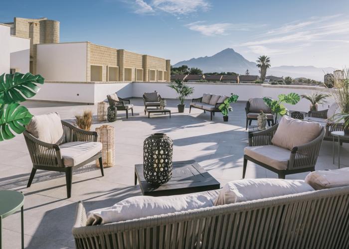 Hoteltipp Palermo: Das Himera Resort bietet die perfekte Lage zwischen Palermo und Cefalù und ist eine Ruheoase mit Pool und Privatstrand.