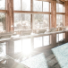 Ein Hotel mit Großem Innen und Aussenpool im wunderschönen Chiemgau. Bergblick, Biergarten und Alpenchic!