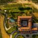 Ein Luxushotel inmitten der bezaubernden Langhe. Panoramablicke, Trüffelsuche und Gourmetrestaurant garantiert.