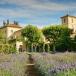 Urlaub im Rhônetal im edlen Château Gigognan: Wein und Kultur zwischen Châteauneuf-du-Pape und Avignon